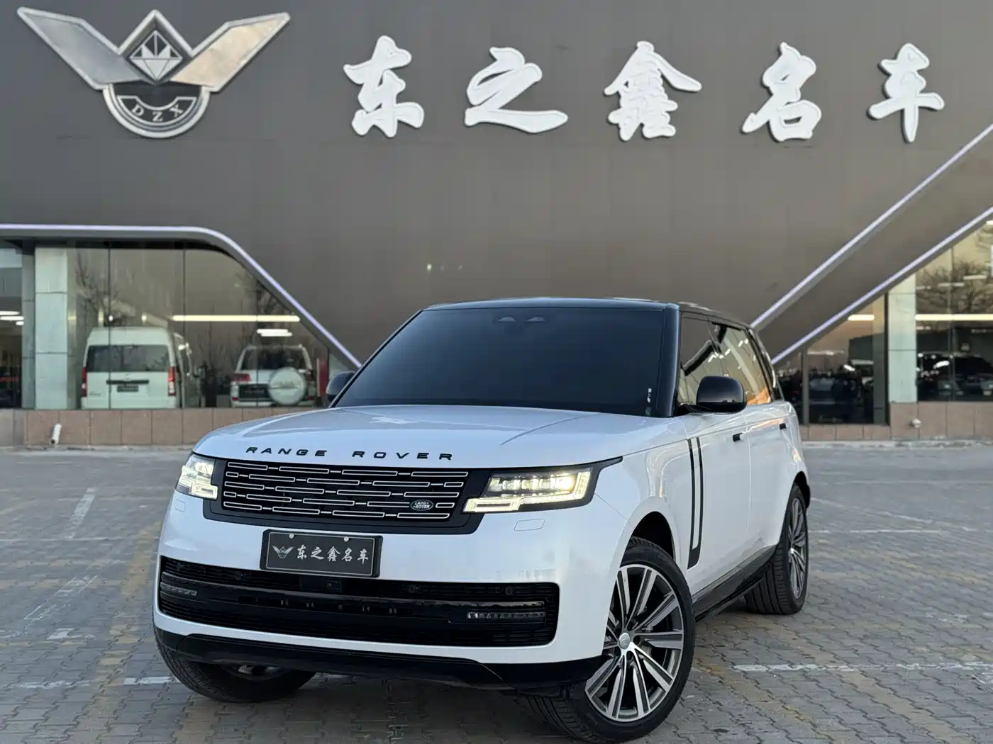 Land Rover Range Rover 2025 3.0 L6 400PS Genesis Extended Wheelbase