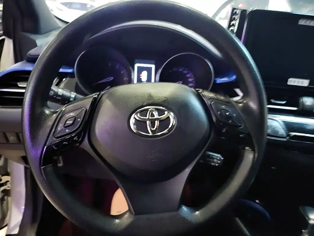 Toyota C-HR 2018 Model 2.0L Luxury Sunroof Version China V фото 11