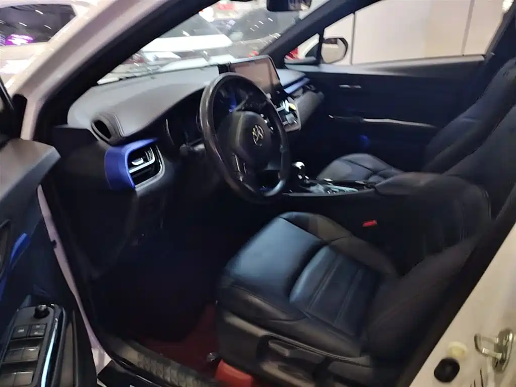 Toyota C-HR 2018 Model 2.0L Luxury Sunroof Version China V фото 15