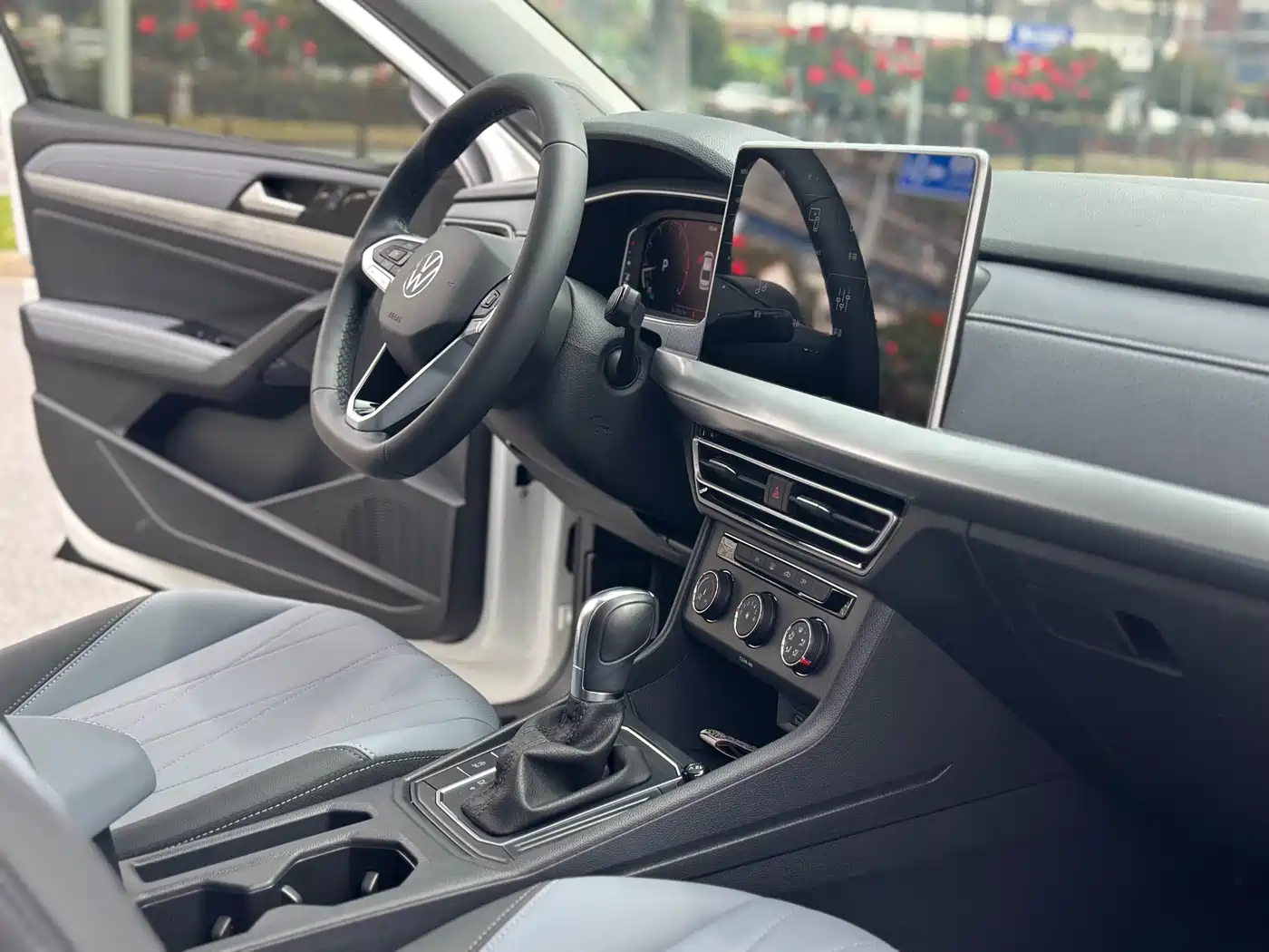 Volkswagen Lavida 2024 Model 1.5L Automatic Starlight 5 Million Edition фото 17
