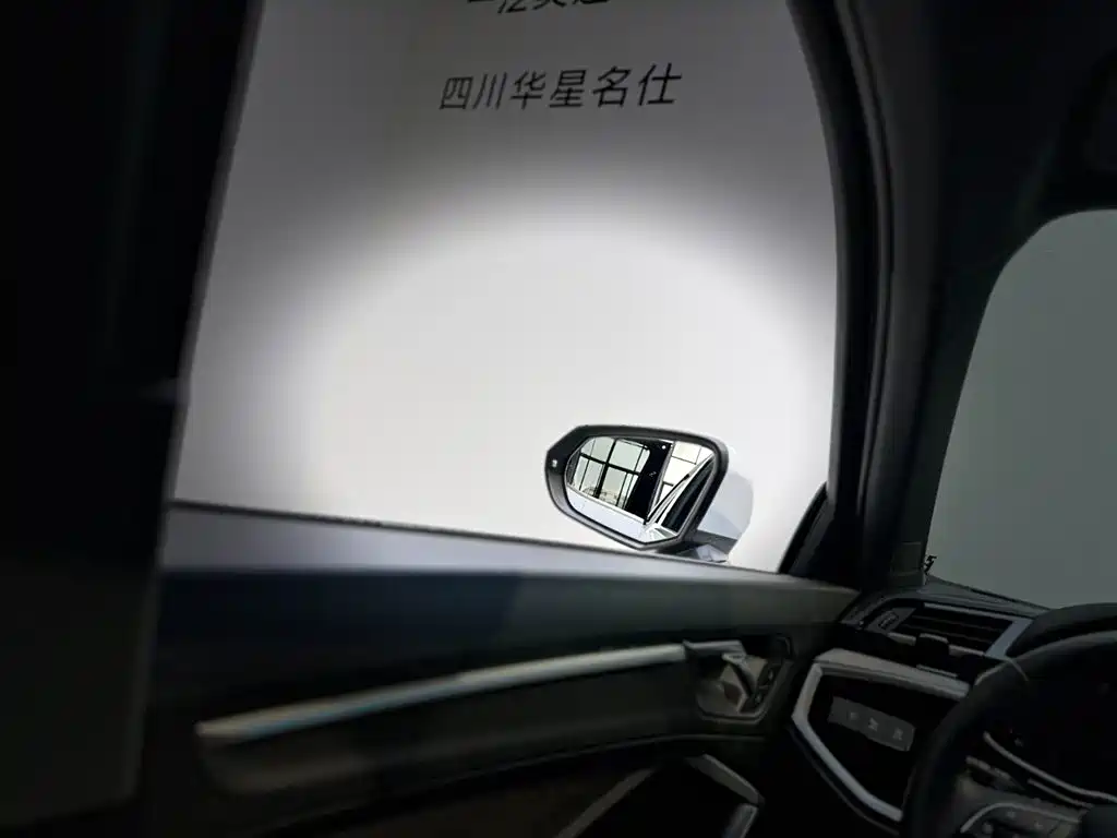 Audi Q3 2024 35 TFSI Fashion Sport фото 9
