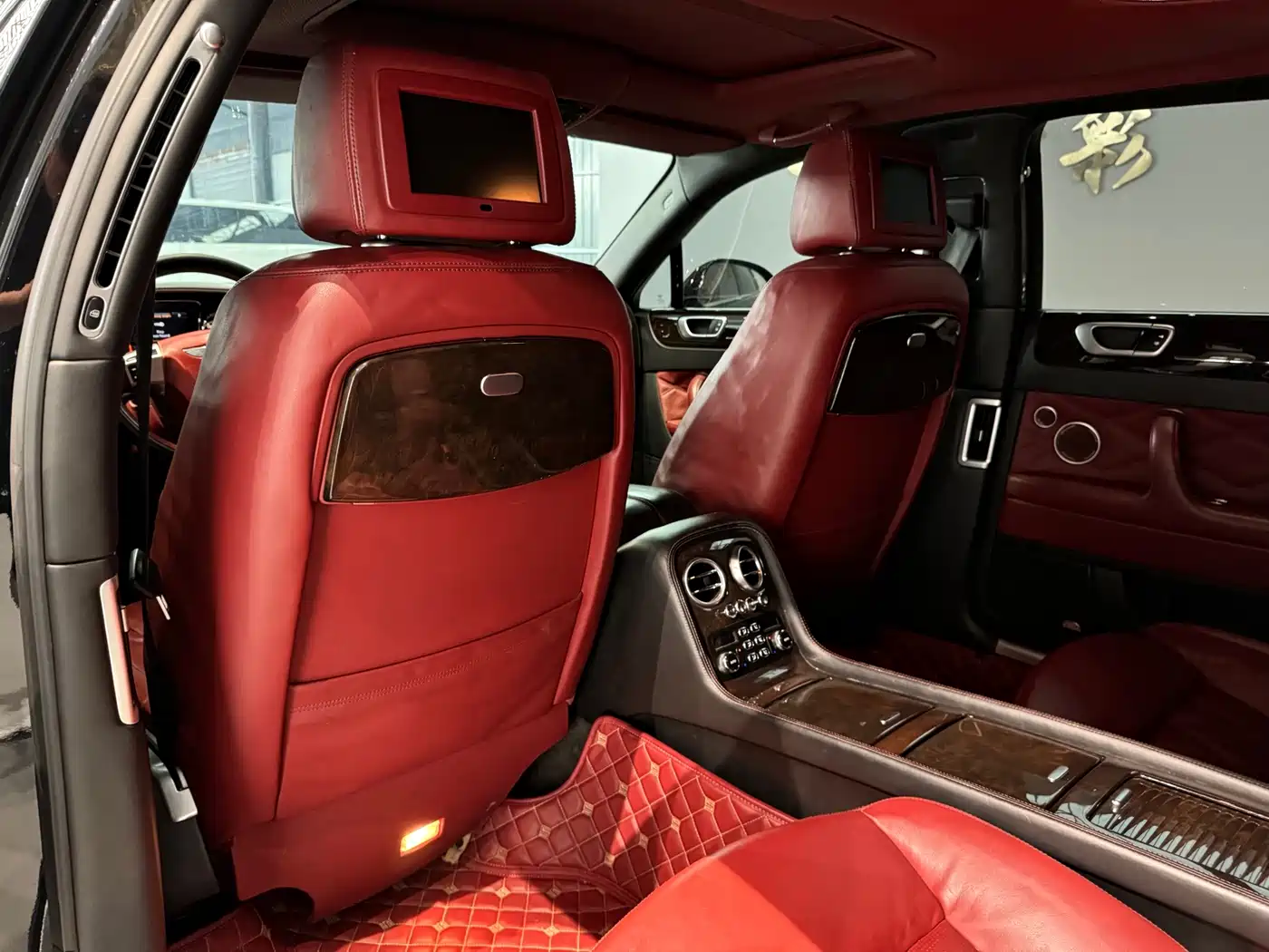 Bentley Flying Spur 2011 2010 6.0T 4-seater Version