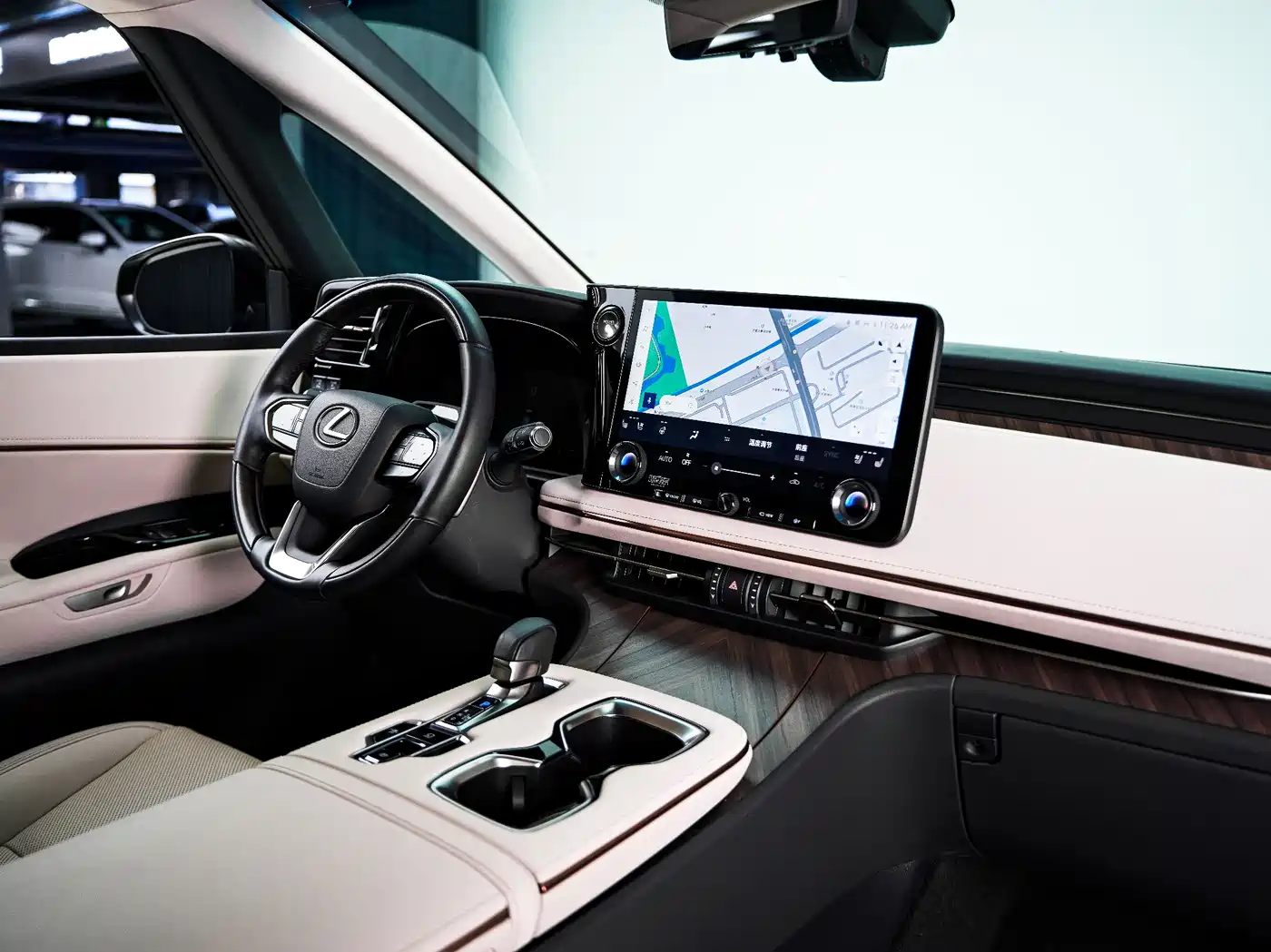 Lexus LM 2025 Model 500h Six-Seater Prestige Edition фото 11