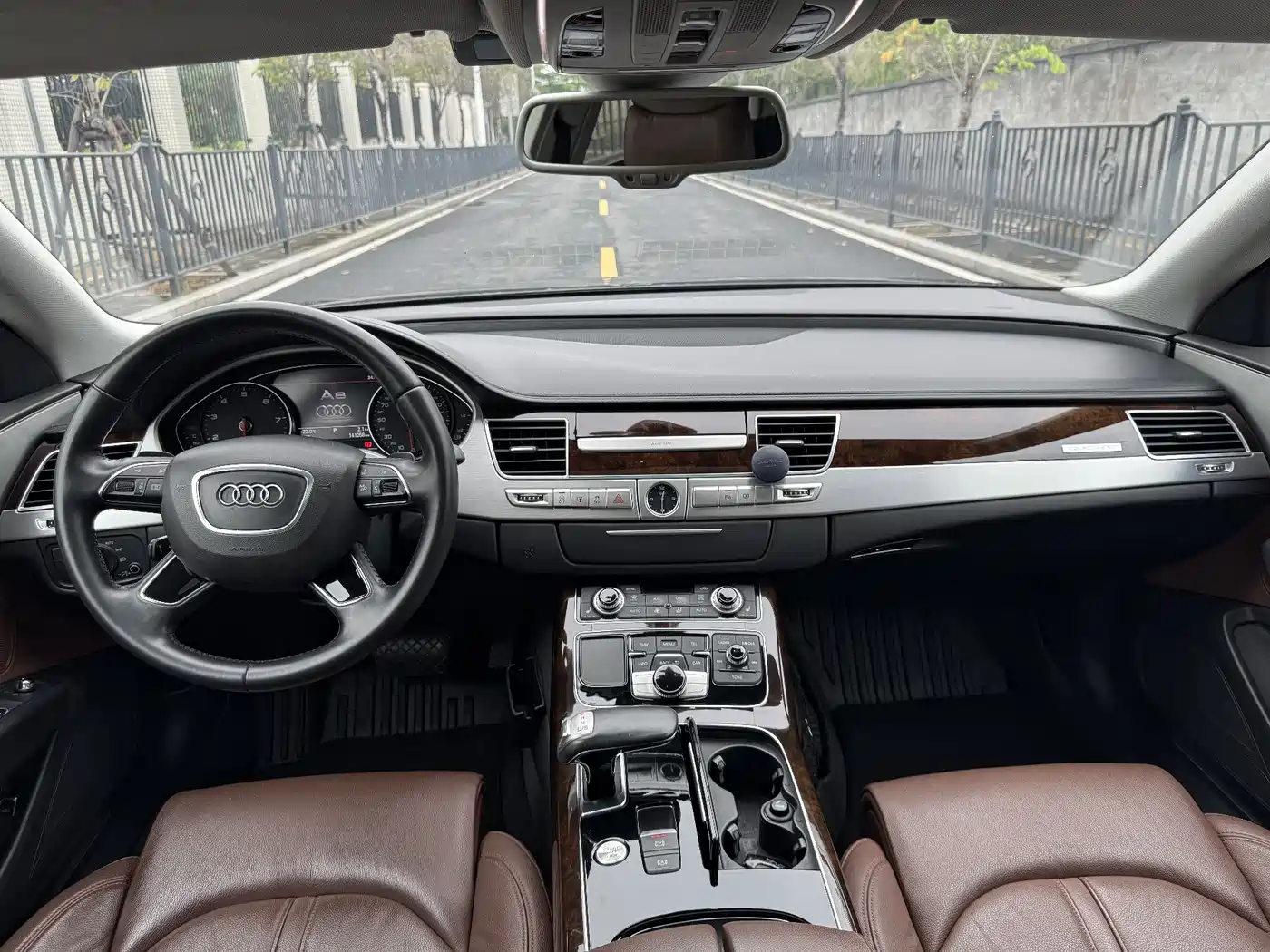 Audi A8 2013 A8L 30 FSI Comfort фото 5
