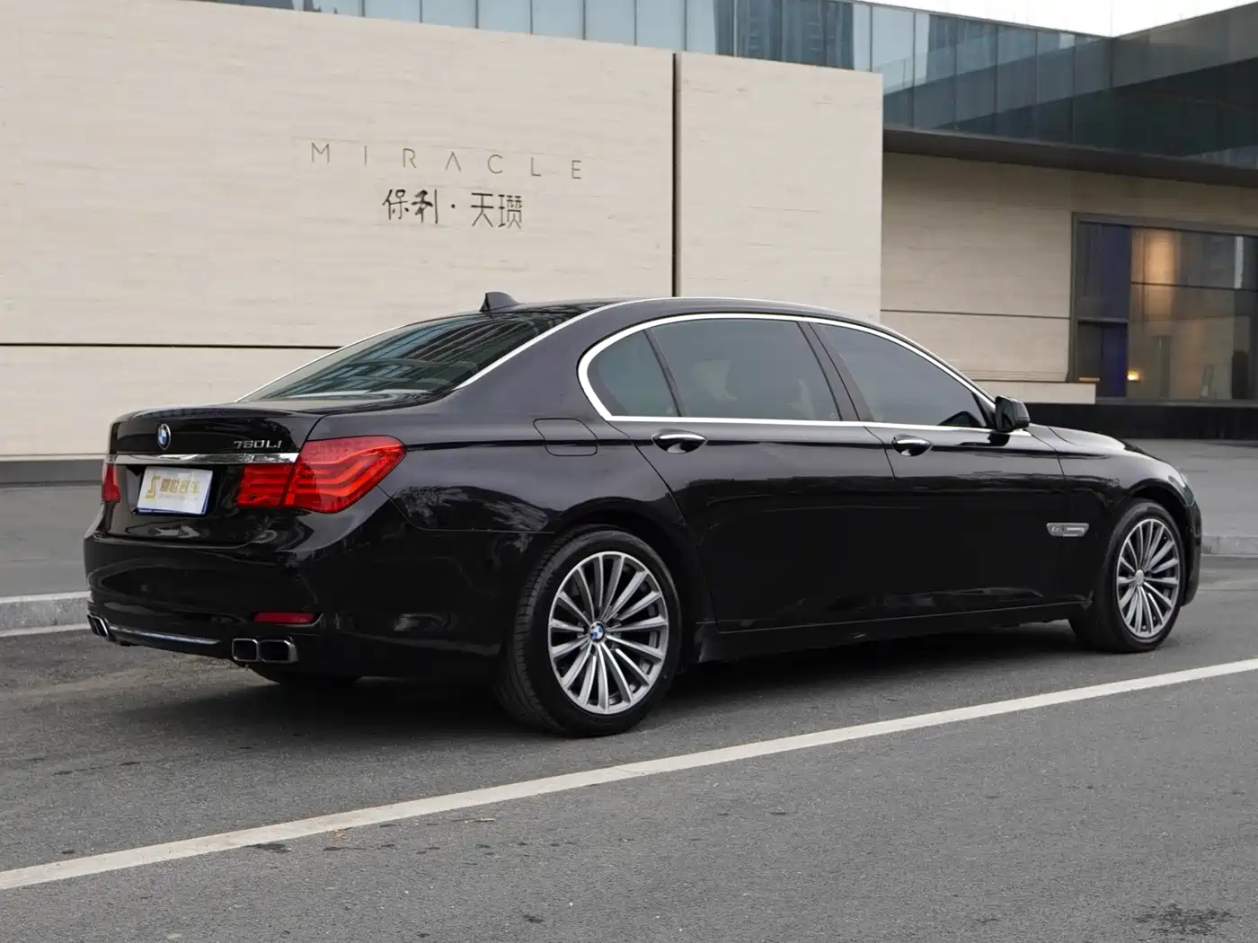 BMW 7 Series 2010 760Li фото 12