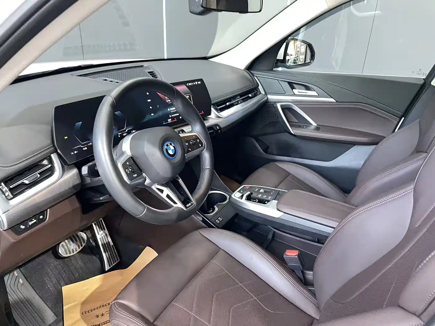 BMW iX1 2023 eDrive25L M Sport Package фото 9