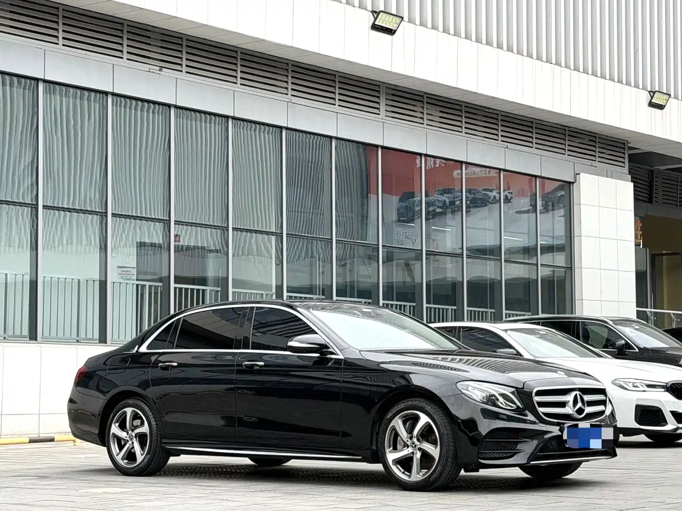 Mercedes-Benz E-Class 2017 E 300 L Sport Luxury фото 3