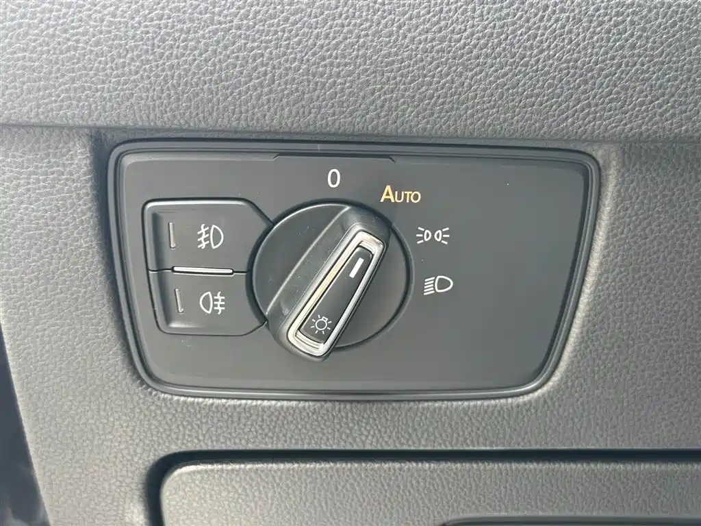 Volkswagen Magotan 2025 Popular Edition 330TSI DSG Luxury фото 31