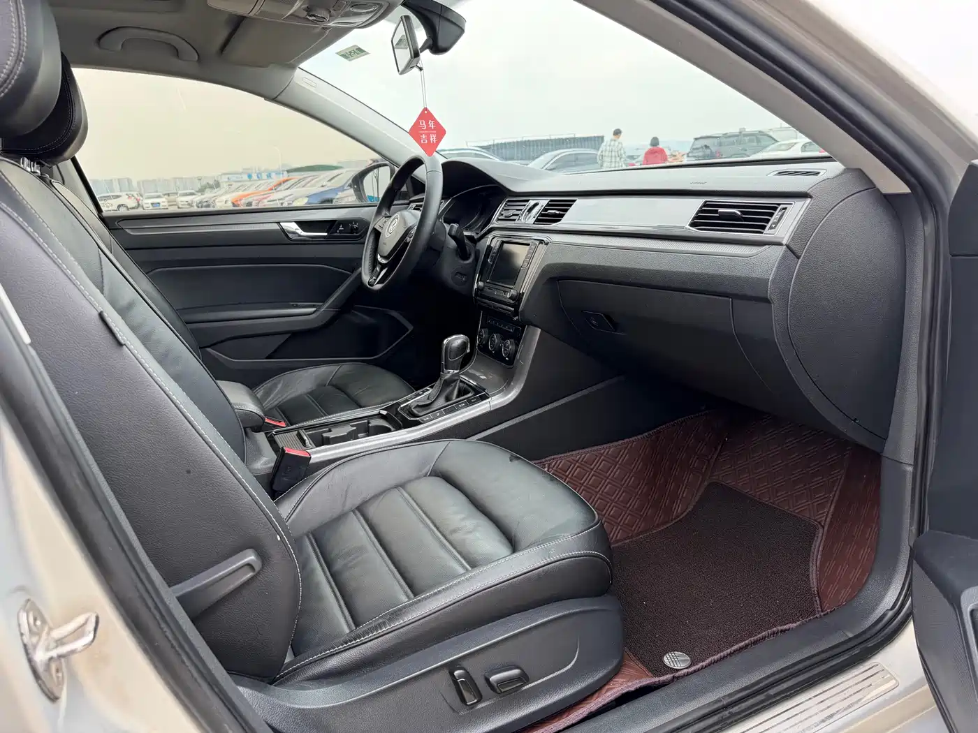 Volkswagen Passat 2017 330TSI DSG Prestige фото 8