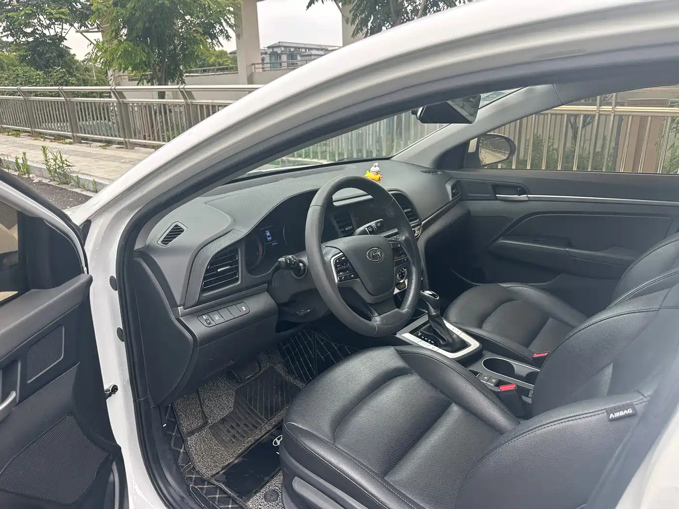 Hyundai Elantra 2020 1.5L CVT Smart Style·Elite фото 7