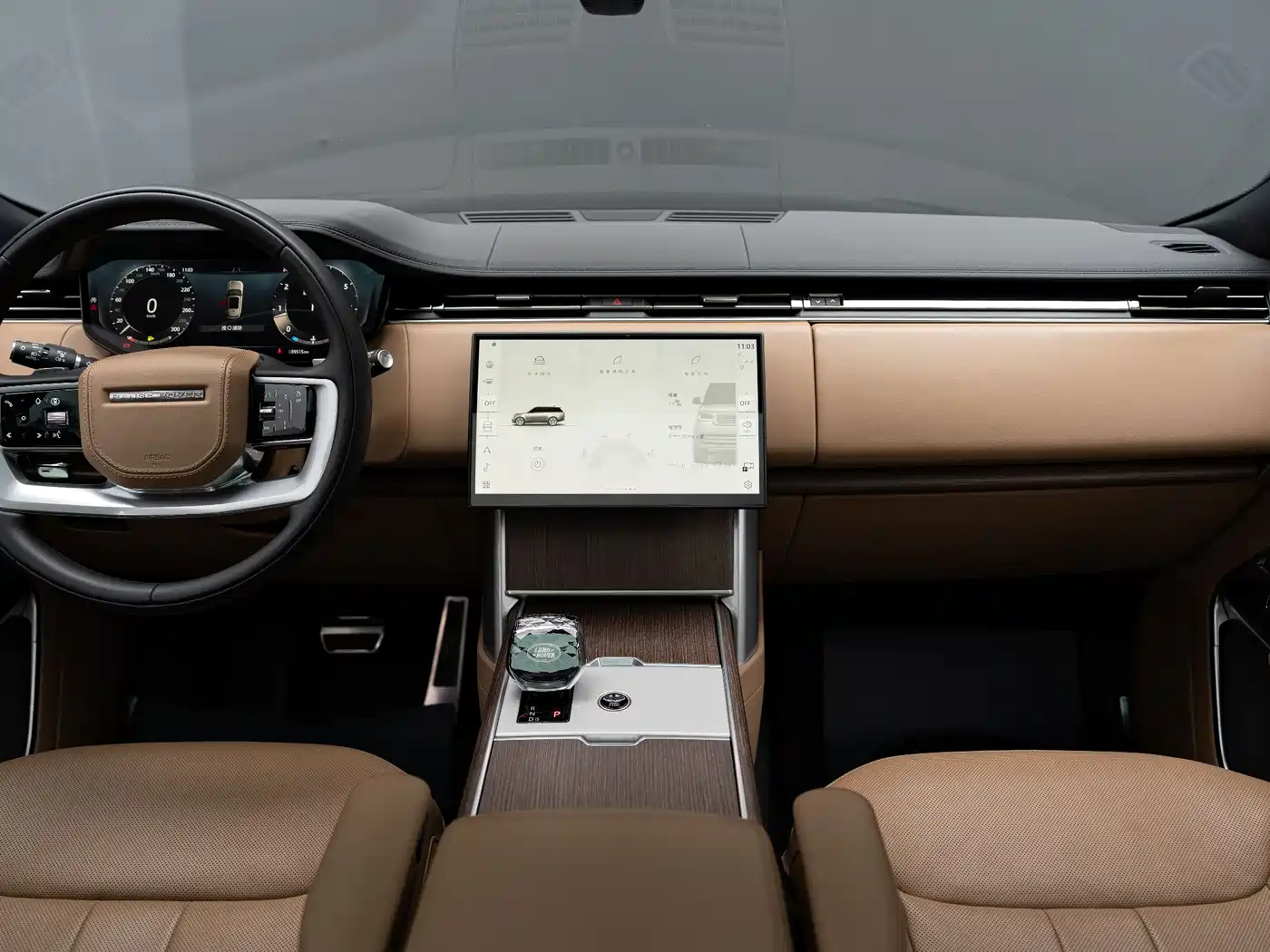 Land Rover Range Rover 2024 3.0 L6 400PS Golden Age Extended 7-Seater фото 4