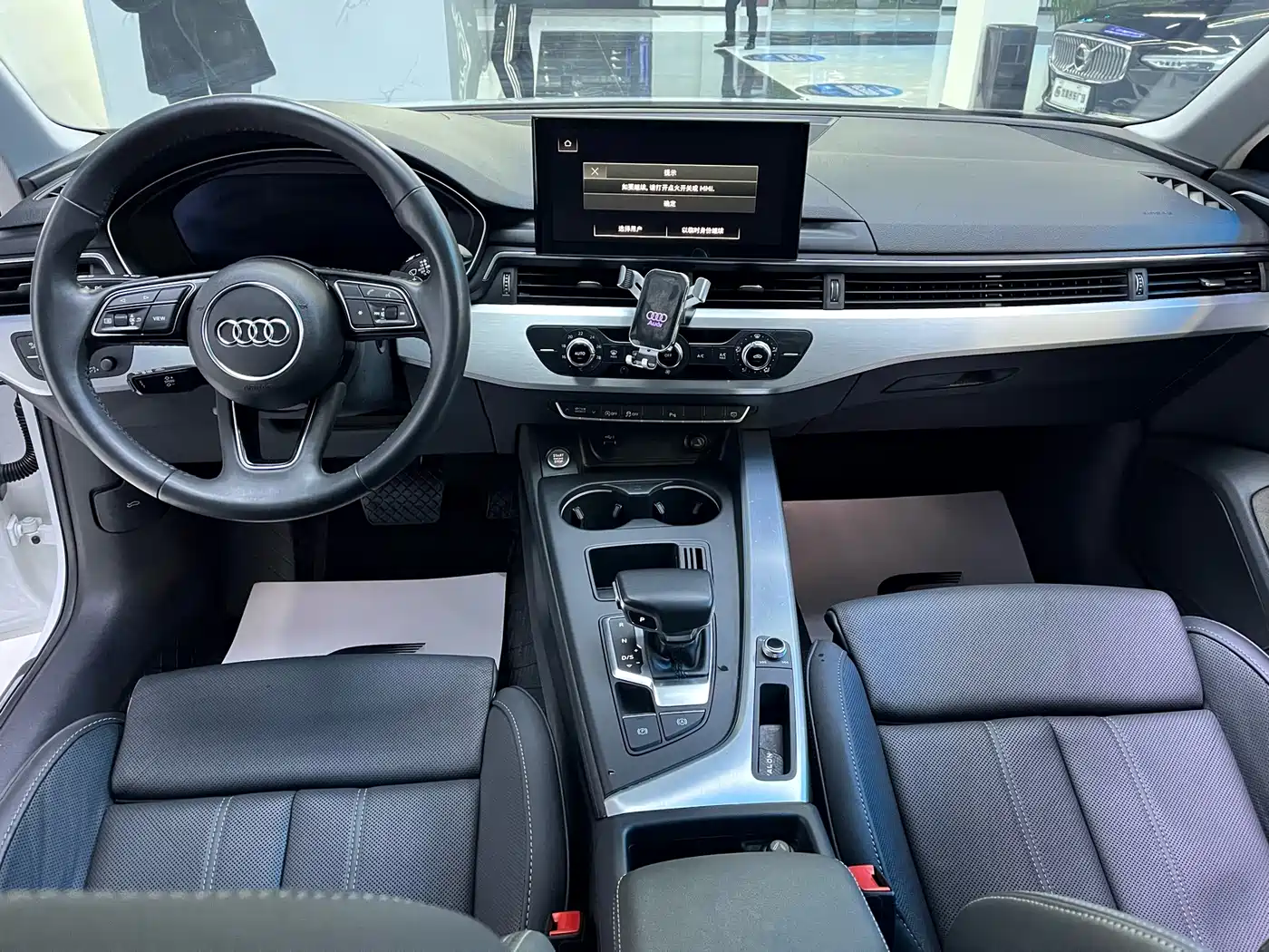 Фото 6 - Audi A4L