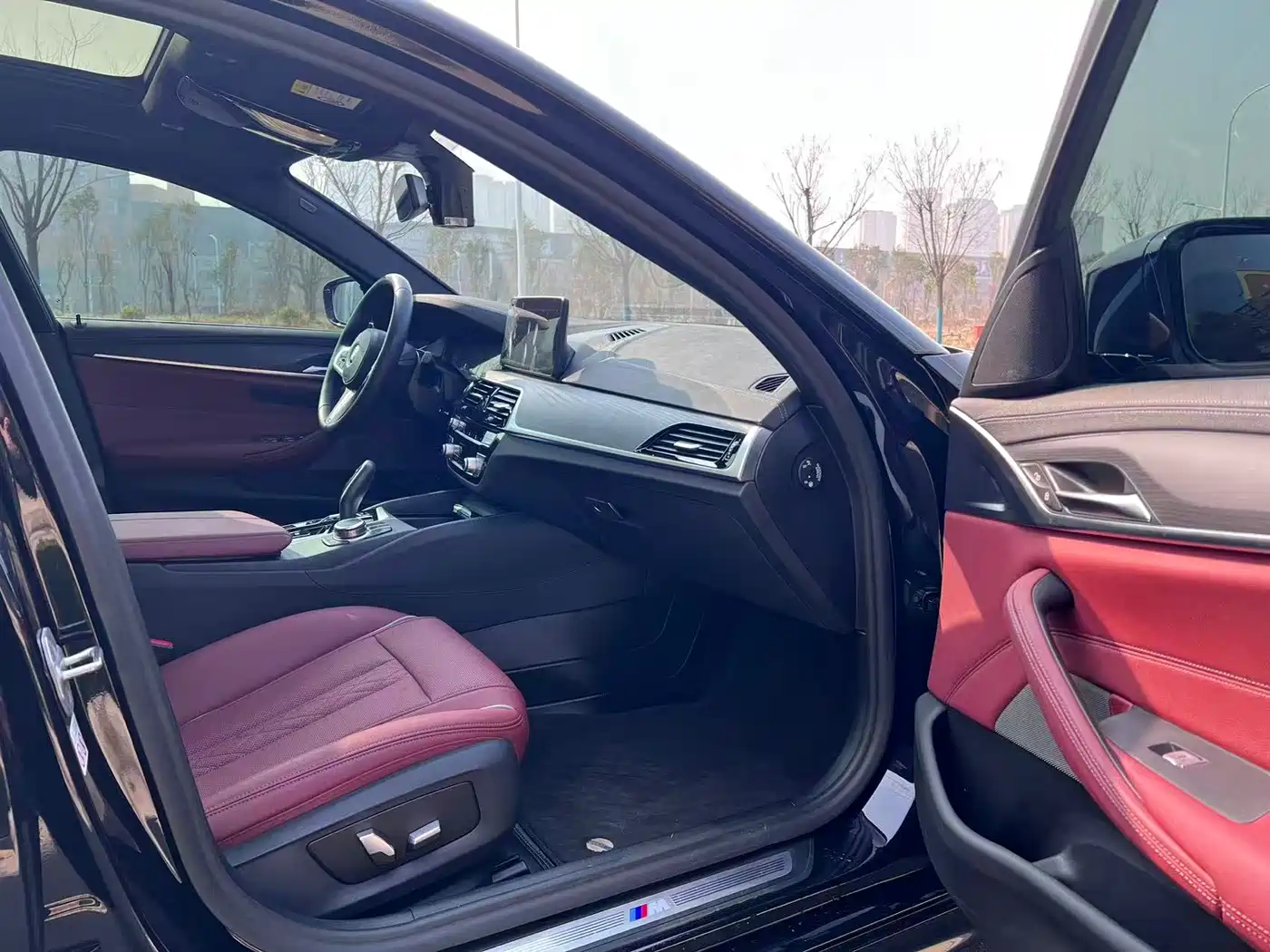 BMW 5 Series New Energy 2022 Facelift 535Le M Sport Package фото 10