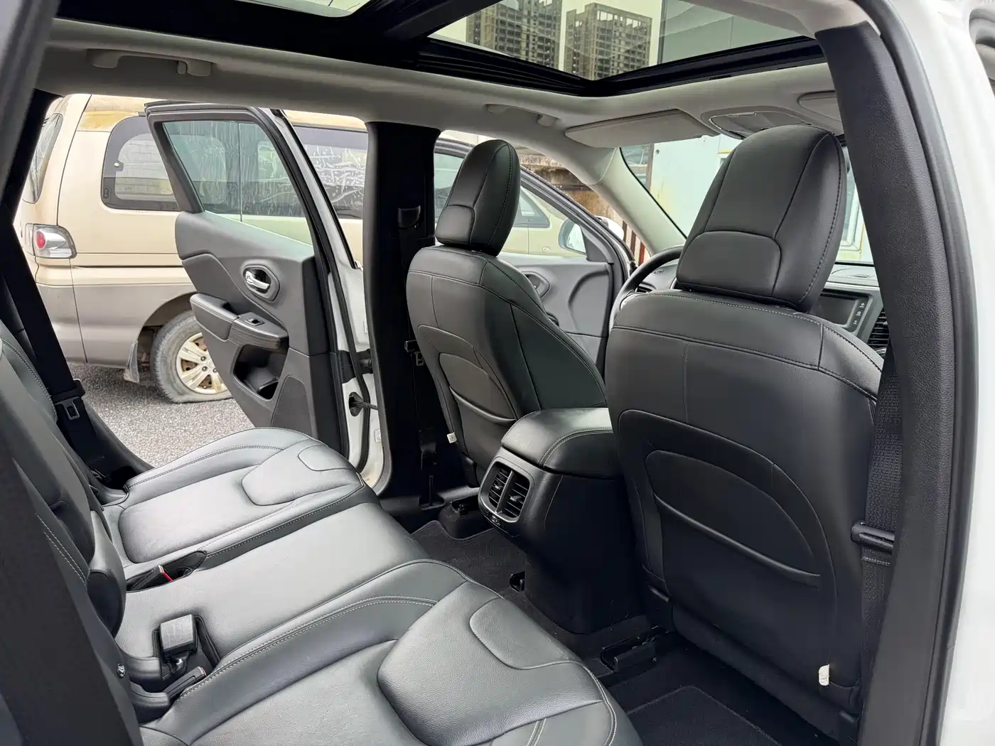 Jeep Cherokee 2018 2017 2.4L Leading Edition