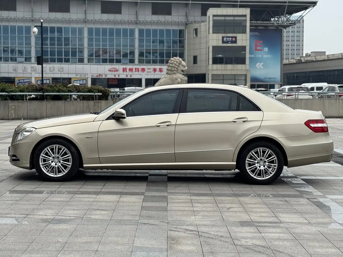Mercedes-Benz E-Class 2011 E 200 L CGI Elegance фото 7