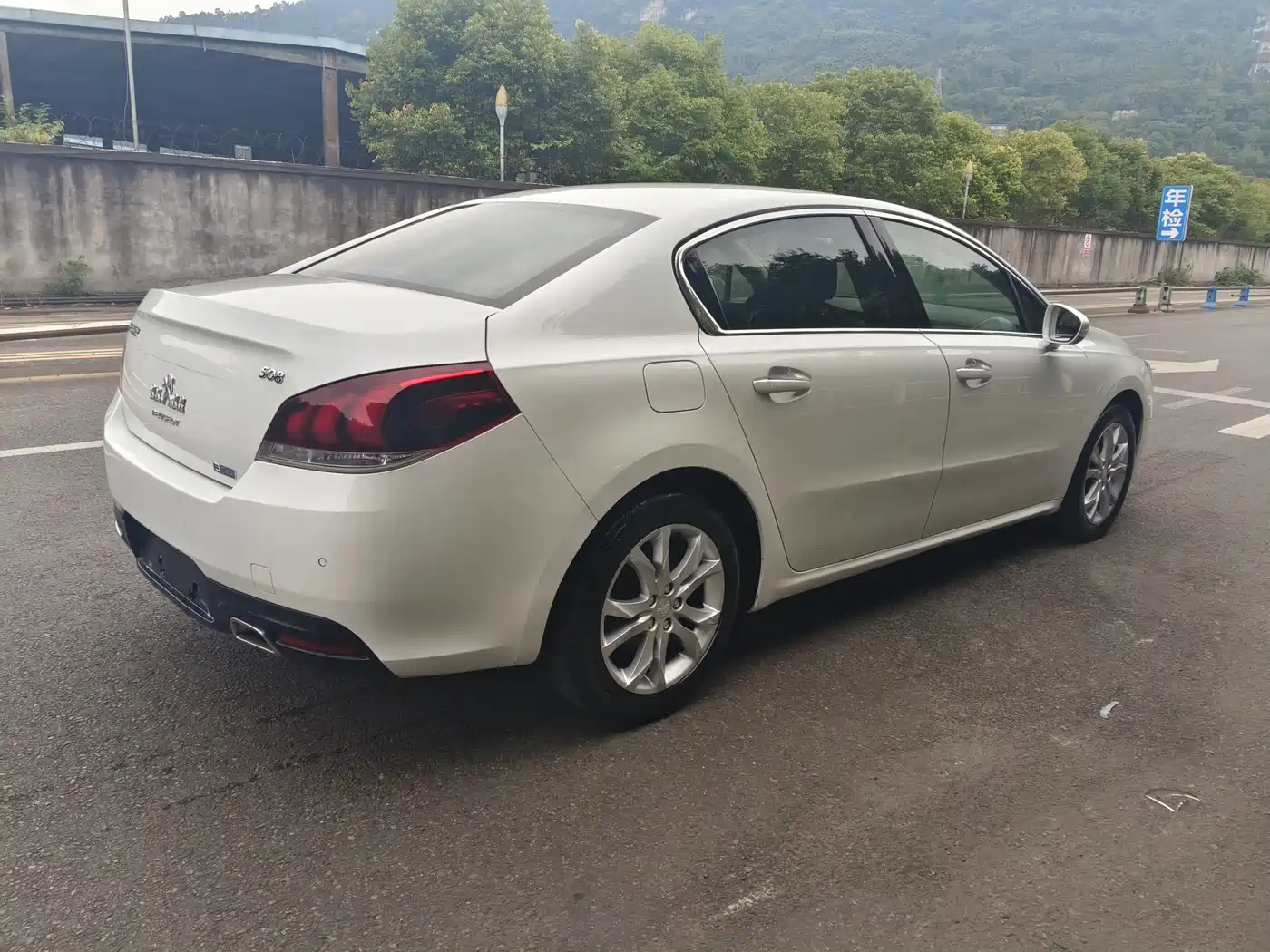 Peugeot 508 2015 1.6THP Auto Excellence Edition фото 9