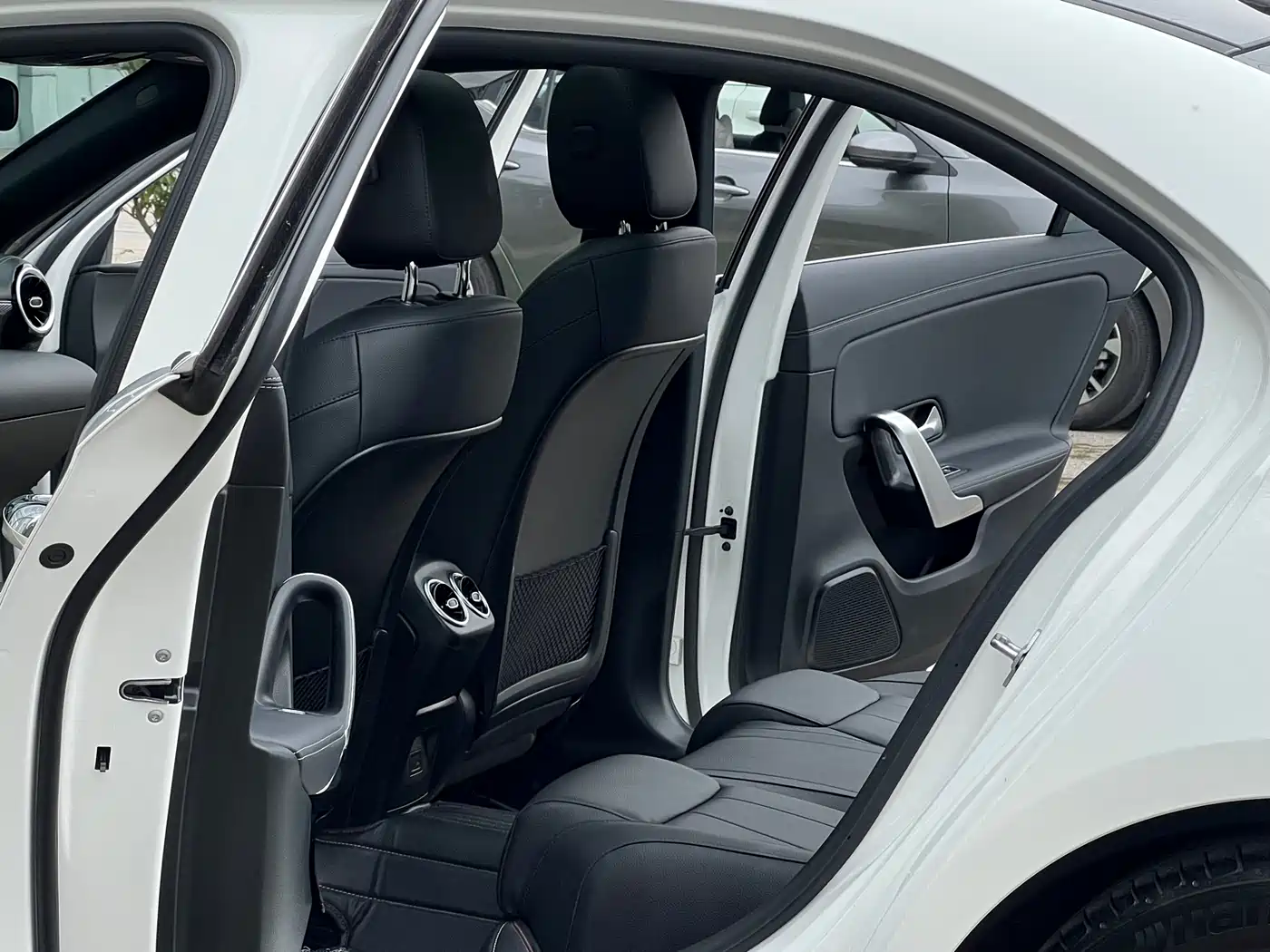 Mercedes-Benz A-Class 2022 A 200 L Sport Sedan Dynamic фото 13