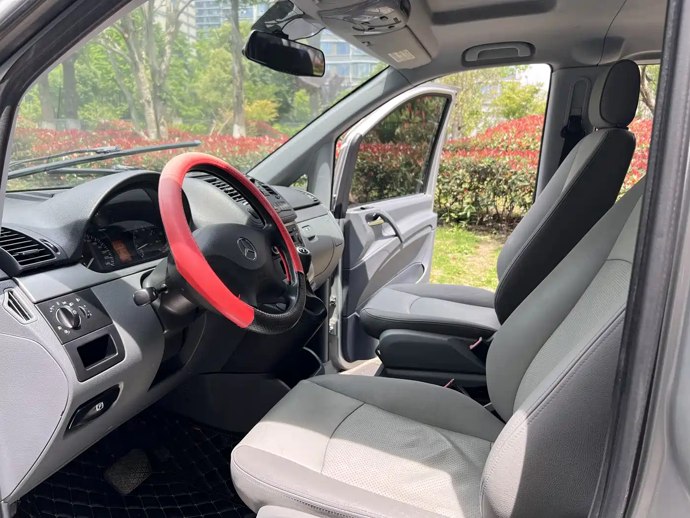 Mercedes-Benz Vito 2011 2.5L Business Edition фото 6