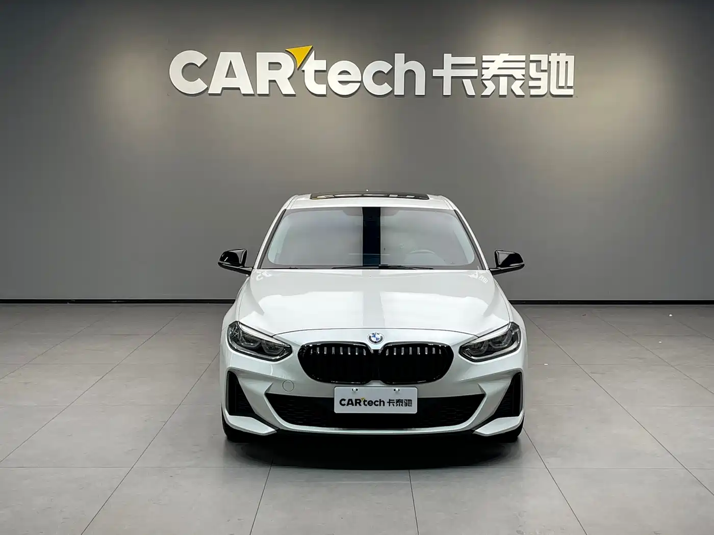 BMW 1 Series 2022 120i M Sport Shadow Edition фото 2