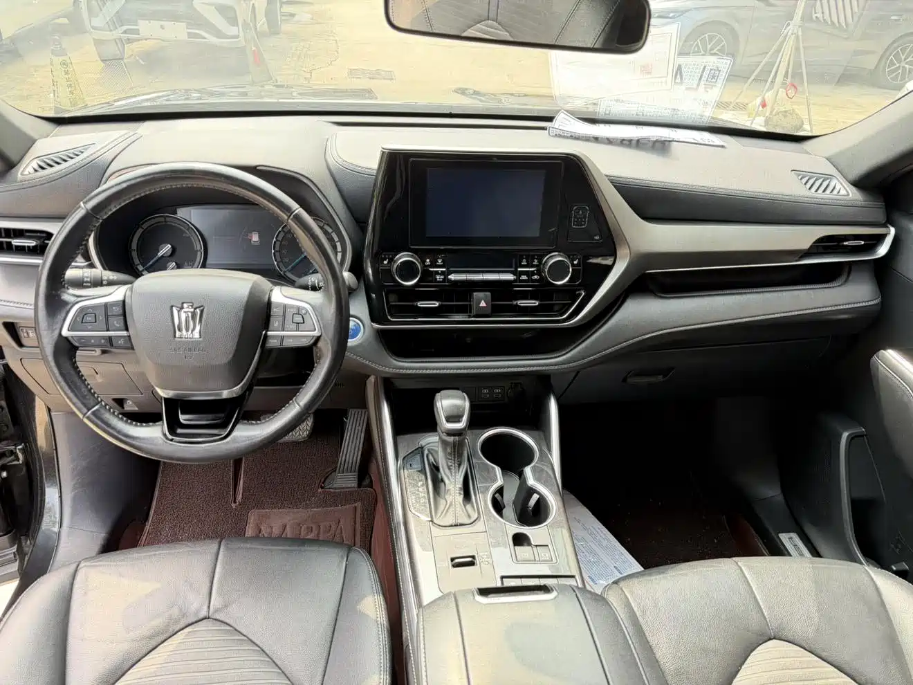 Toyota Crown Kluger 2022 2.5L HEV 4WD Luxury Edition фото 9