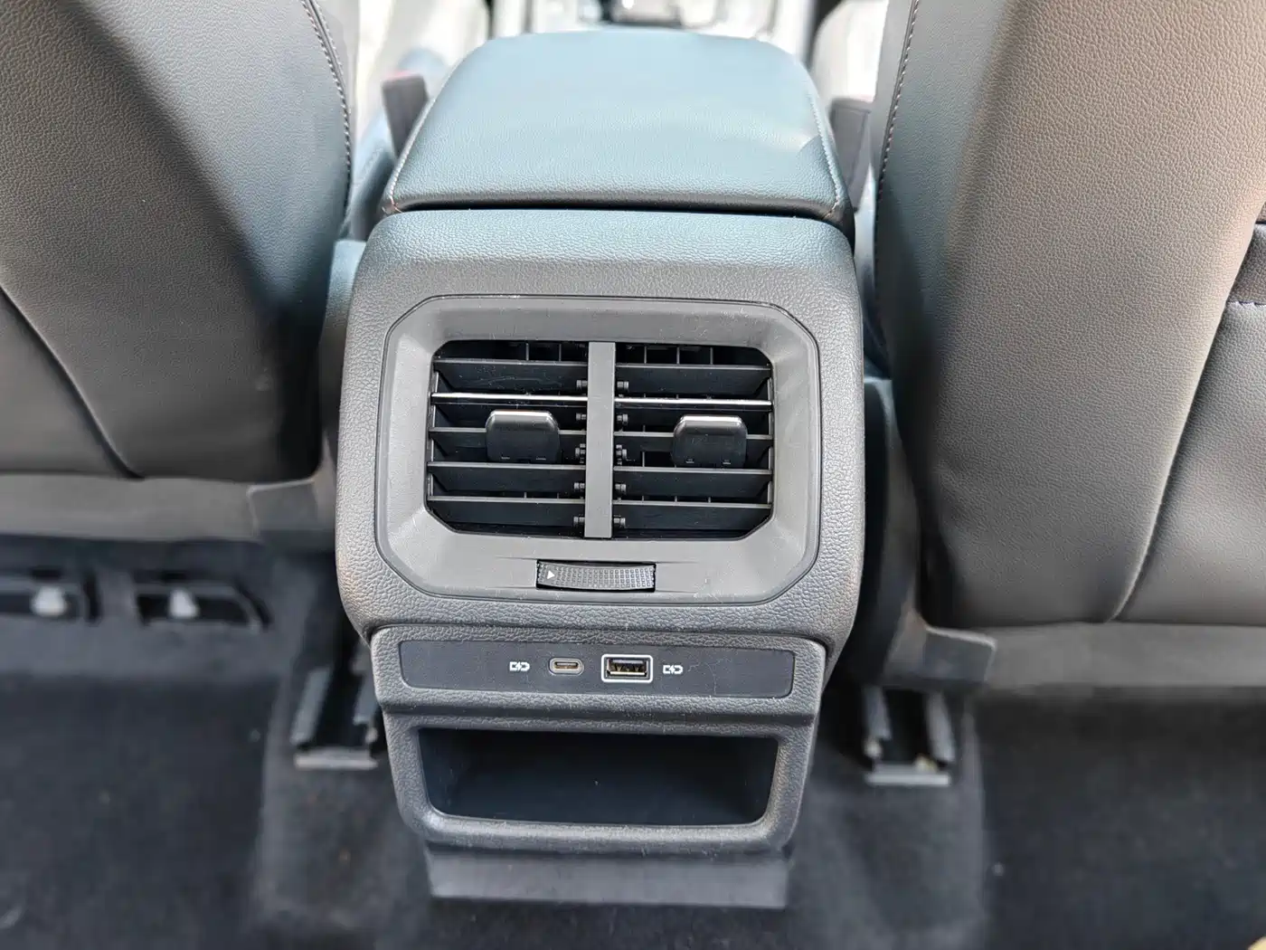 Volkswagen Tharu 2021 280TSI 2WD Luxury Plus фото 21