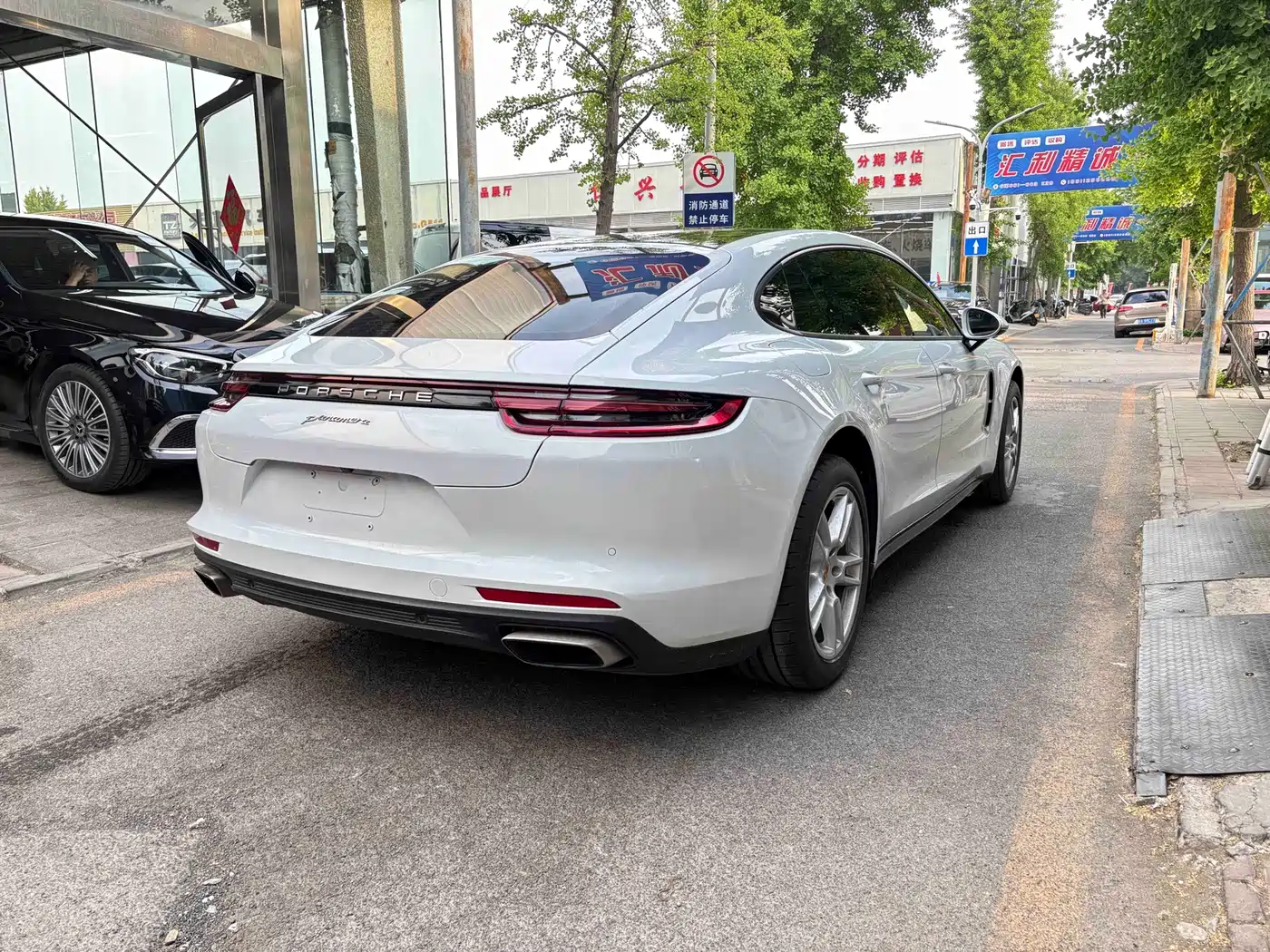 Porsche Panamera 2017 Panamera Executive Long Wheelbase 3.0T фото 4