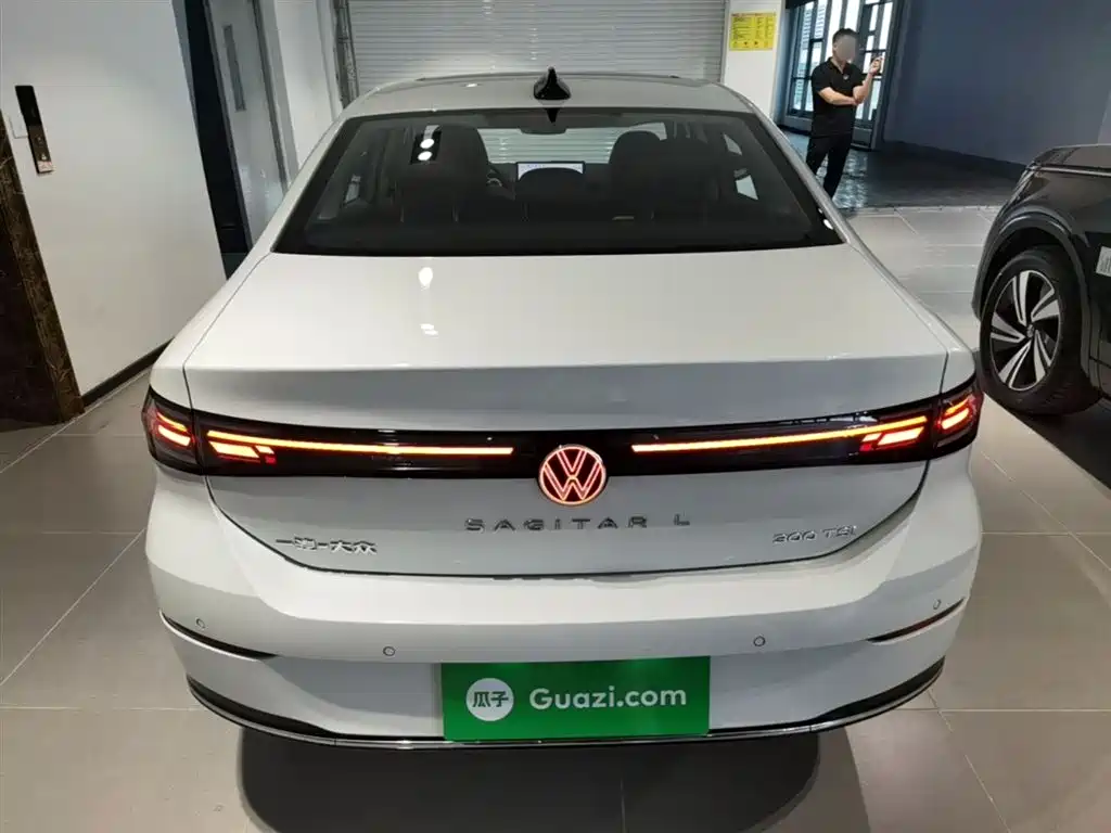 Volkswagen Sagitar 2025 300TSI DSG High-end Model фото 6