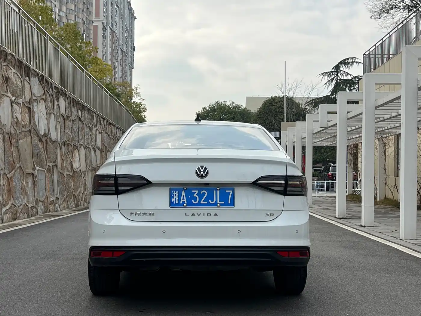Volkswagen Lavida 2023 New Sharp 1.5L Auto Premium Edition фото 8