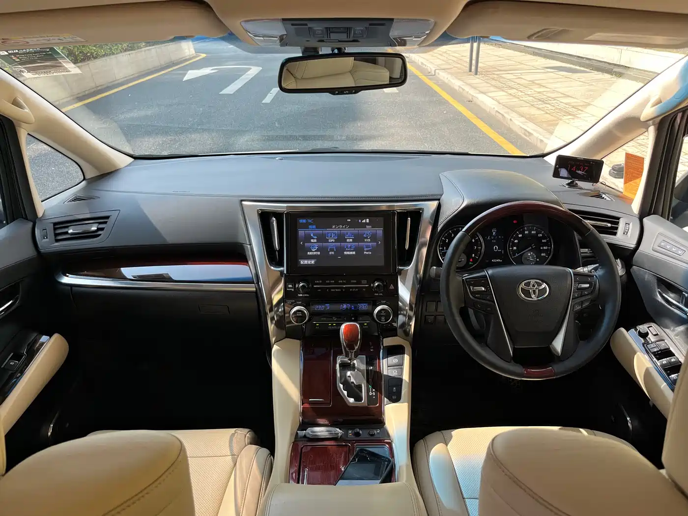 Toyota Alphard 2015 3.5L Luxury Edition фото 9
