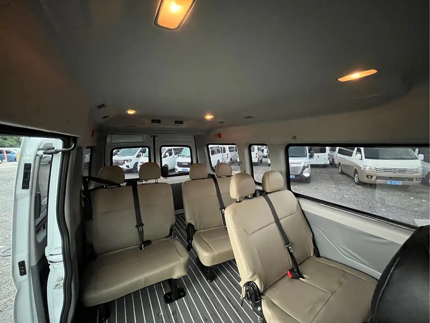 SAIC Maxus Xintu V80 2021 2.0T PLUS Manual Business Travel Edition Long Wheelbase Medium Roof 9 Seats фото 12