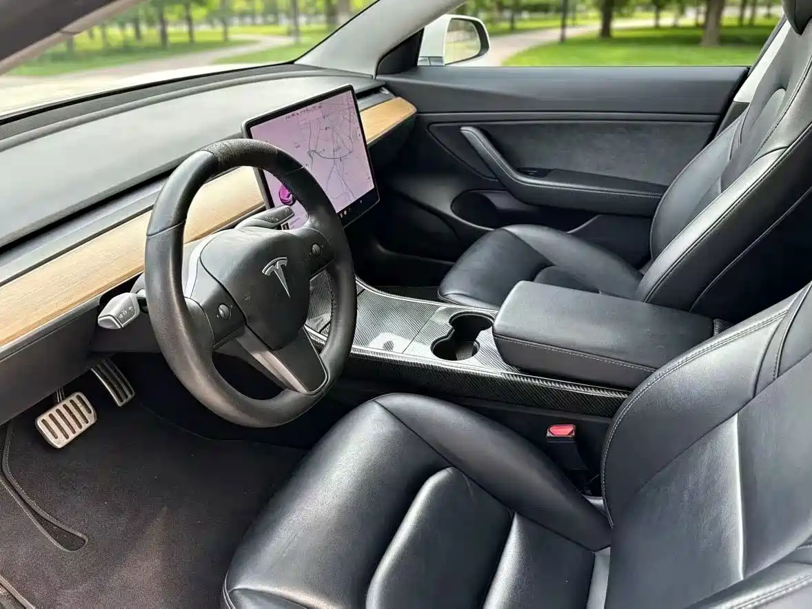Photo 4 - Tesla Model 3 (Import)