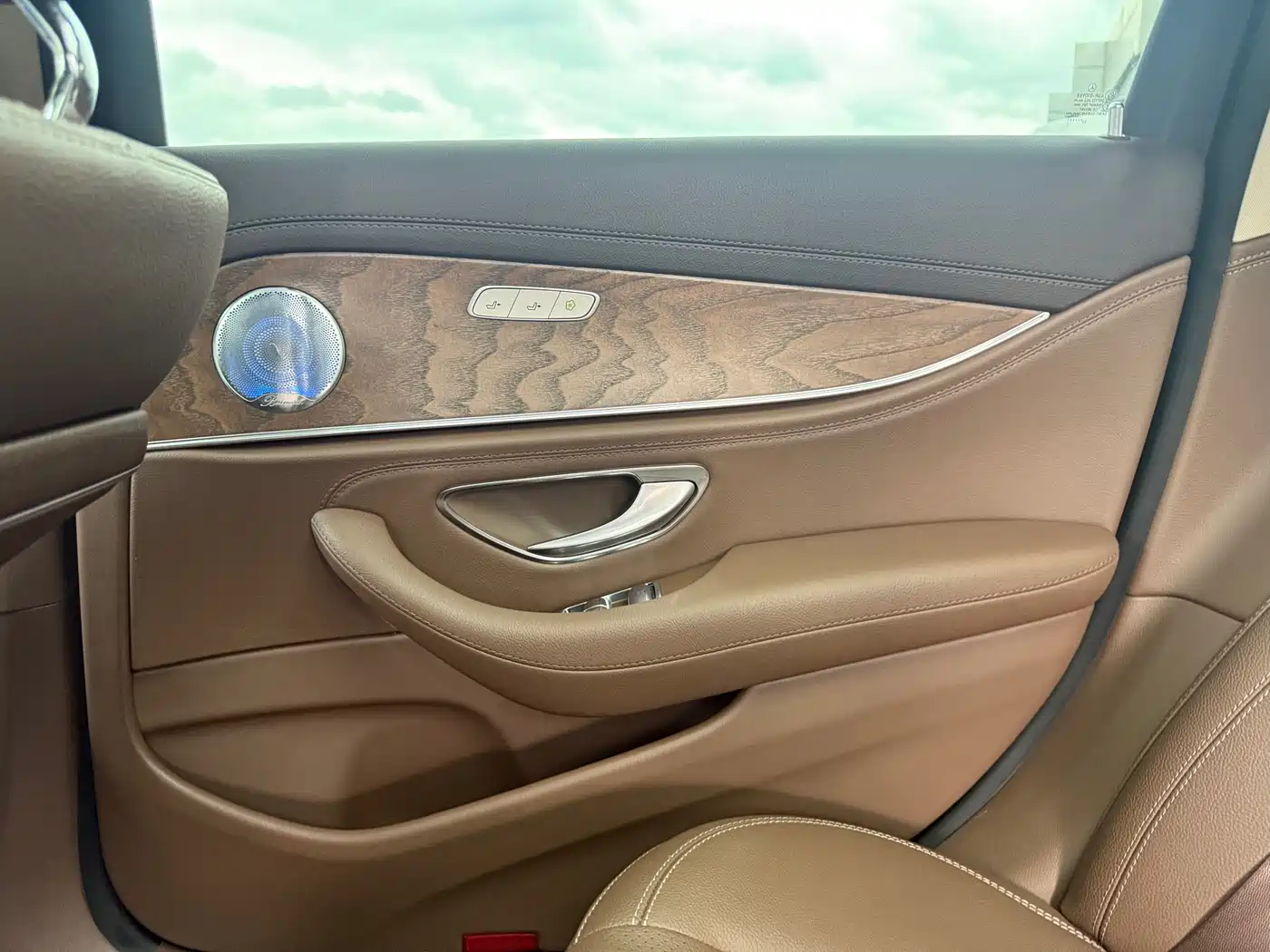 Mercedes-Benz E-Class 2023 E 300 L Fashion фото 34