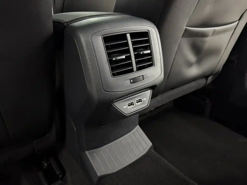 Volkswagen T-ROC 2023 300TSI DSG 2WD Dawn Edition фото 18