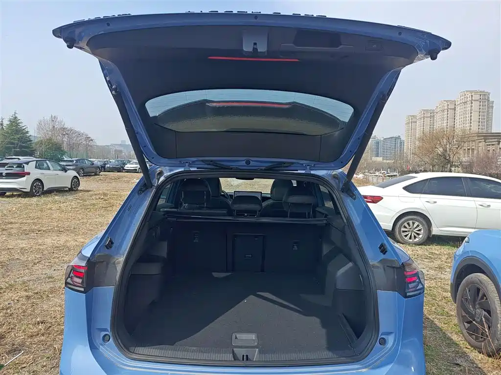Volkswagen Tiguan L 2024 PRO 380TSI 4WD R-Line Premium Edition фото 19