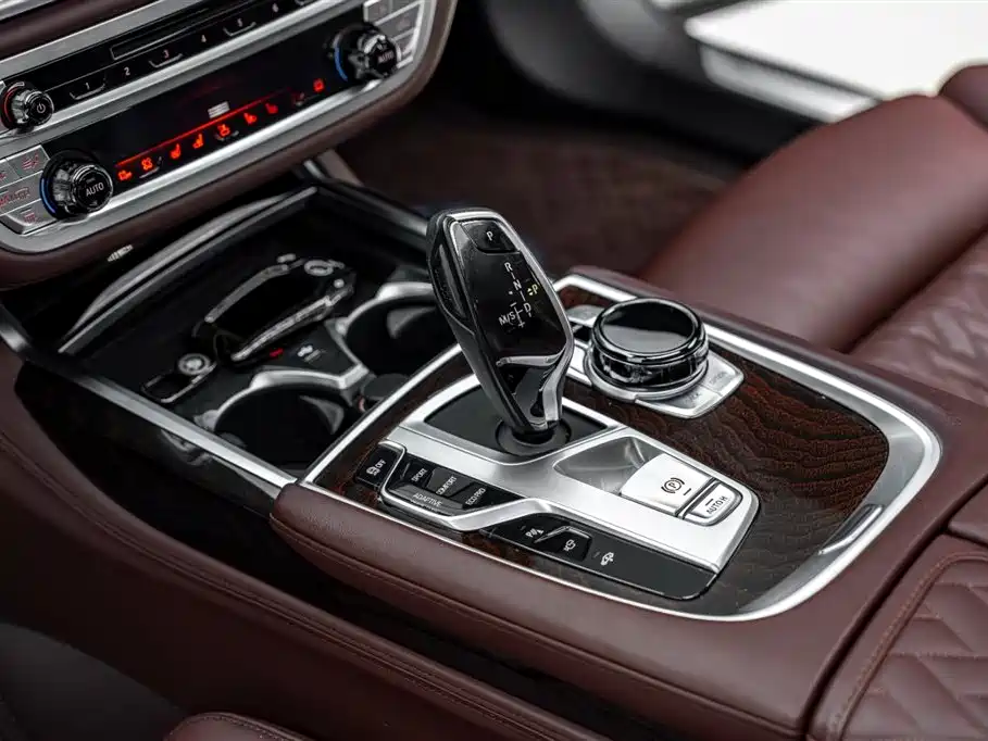 BMW 7 Series 2019 750Li xDrive V8 M Sport Package фото 22
