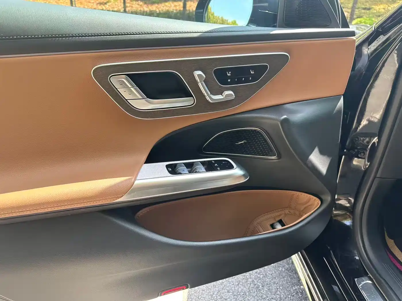 Mercedes-Benz E-Class 2024 E 300 L Fashion фото 6