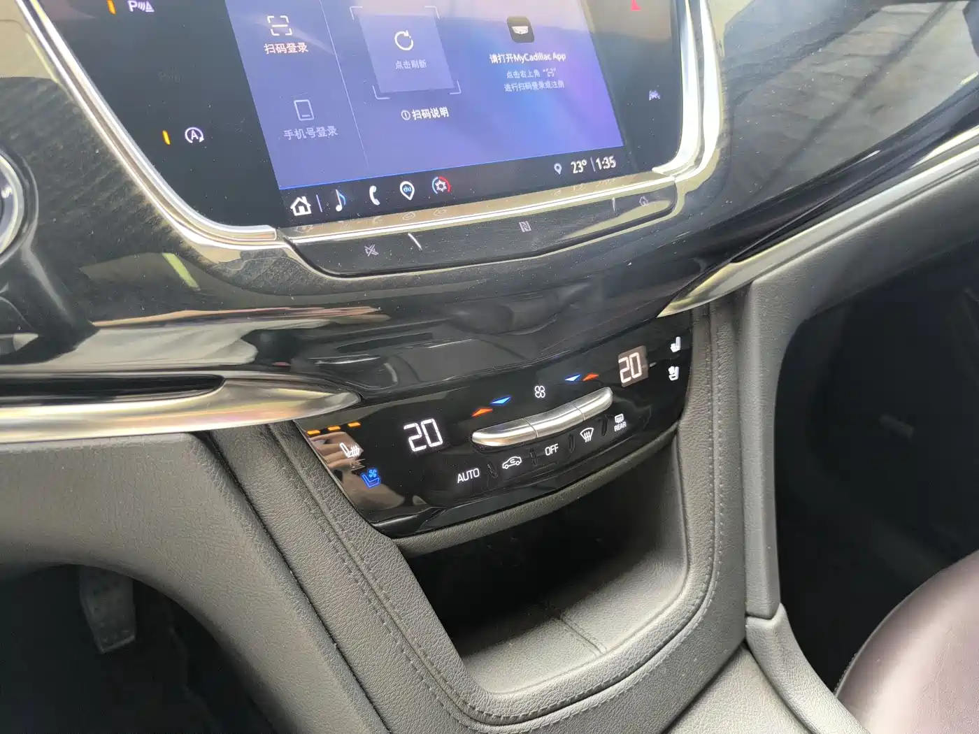 Cadillac XT6 2021 2.0T 6-seater 4WD Luxury фото 16