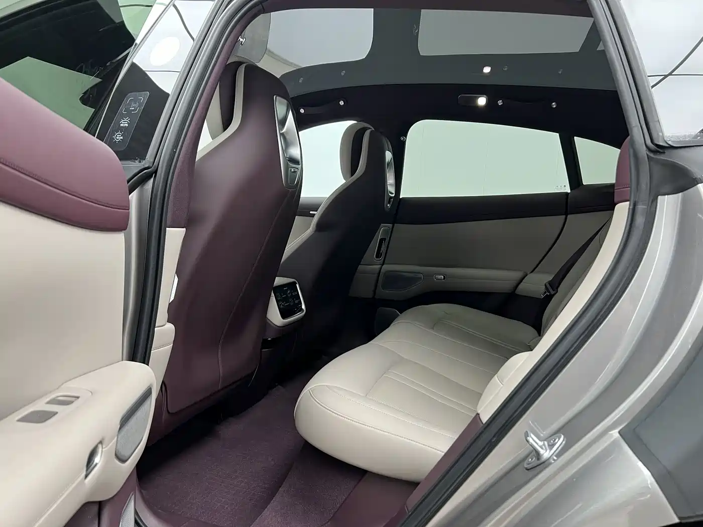 Xiaomi Auto Xiaomi YU7 2025 Extended Range AWD Pro фото 7