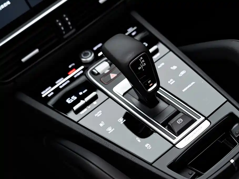 Porsche Cayenne New Energy 2021 Cayenne E-Hybrid 2.0T фото 16