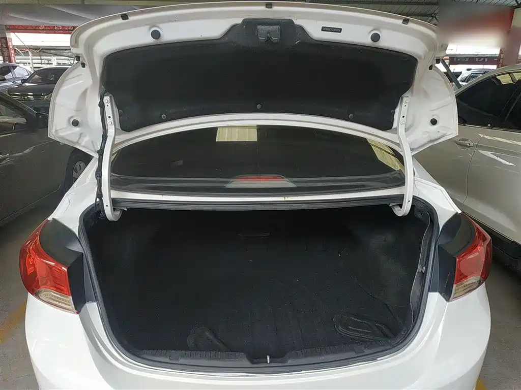 Hyundai Langdong 2015 1.6L Manual Premium фото 9
