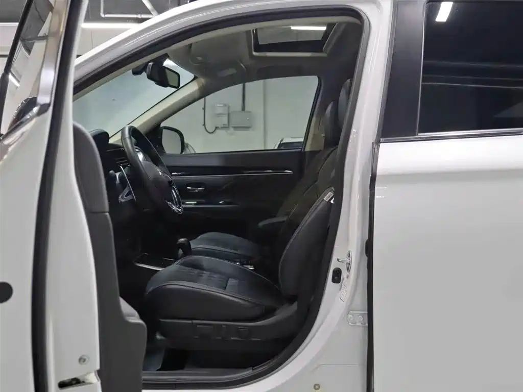 Mitsubishi Outlander 2021 2.4L 4WD Yaodong Edition 5-seater фото 17