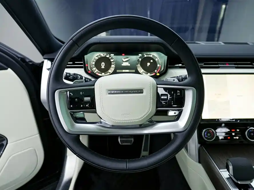 Land Rover Range Rover 2023 3.0 L6 400PS Golden Age 7-Seater Long Wheelbase фото 15