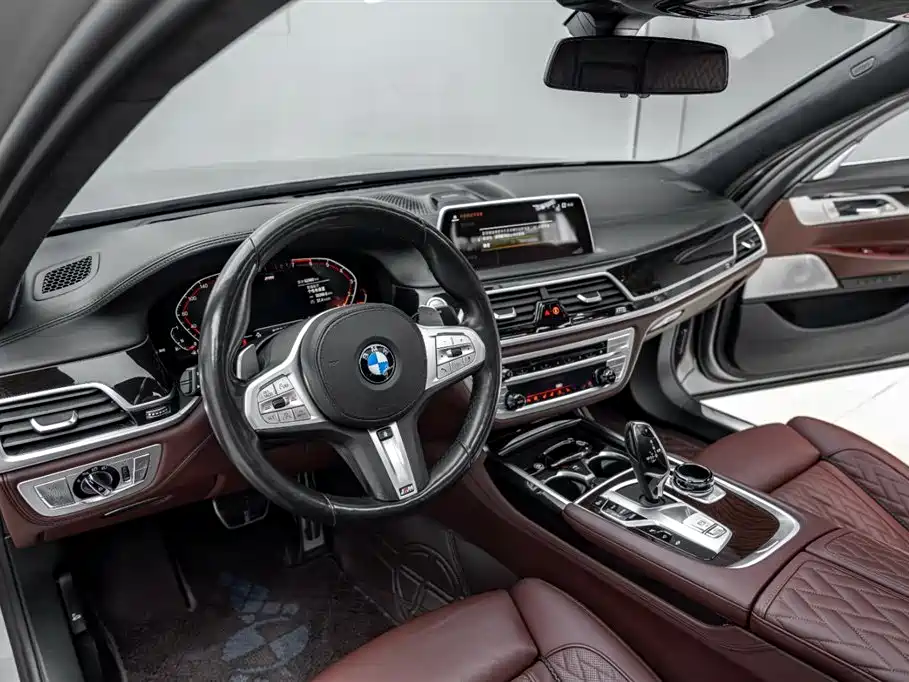 BMW 7 Series 2019 750Li xDrive V8 M Sport Package фото 19