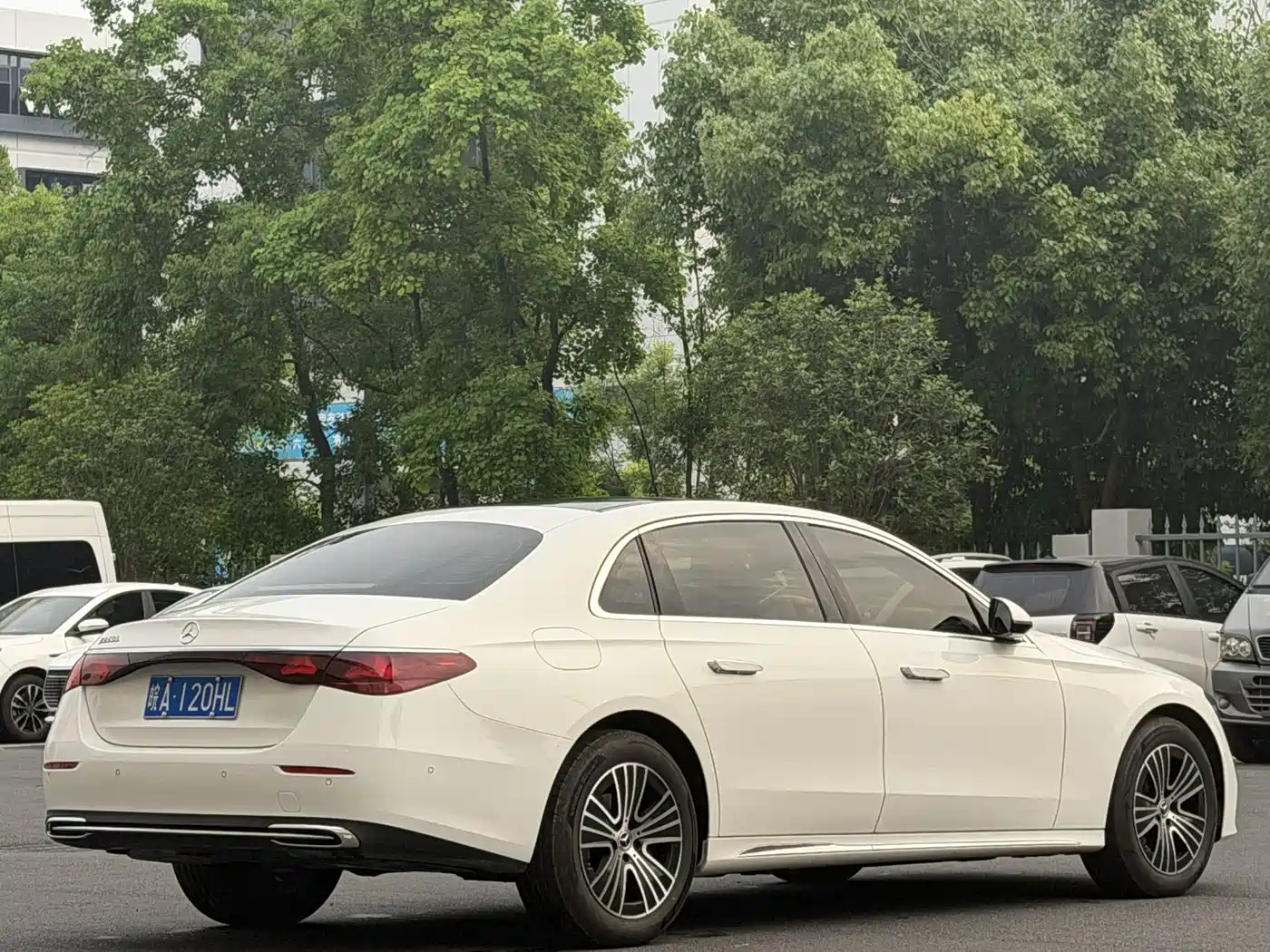 Mercedes-Benz E-Class 2024 Model E 260 L фото 9