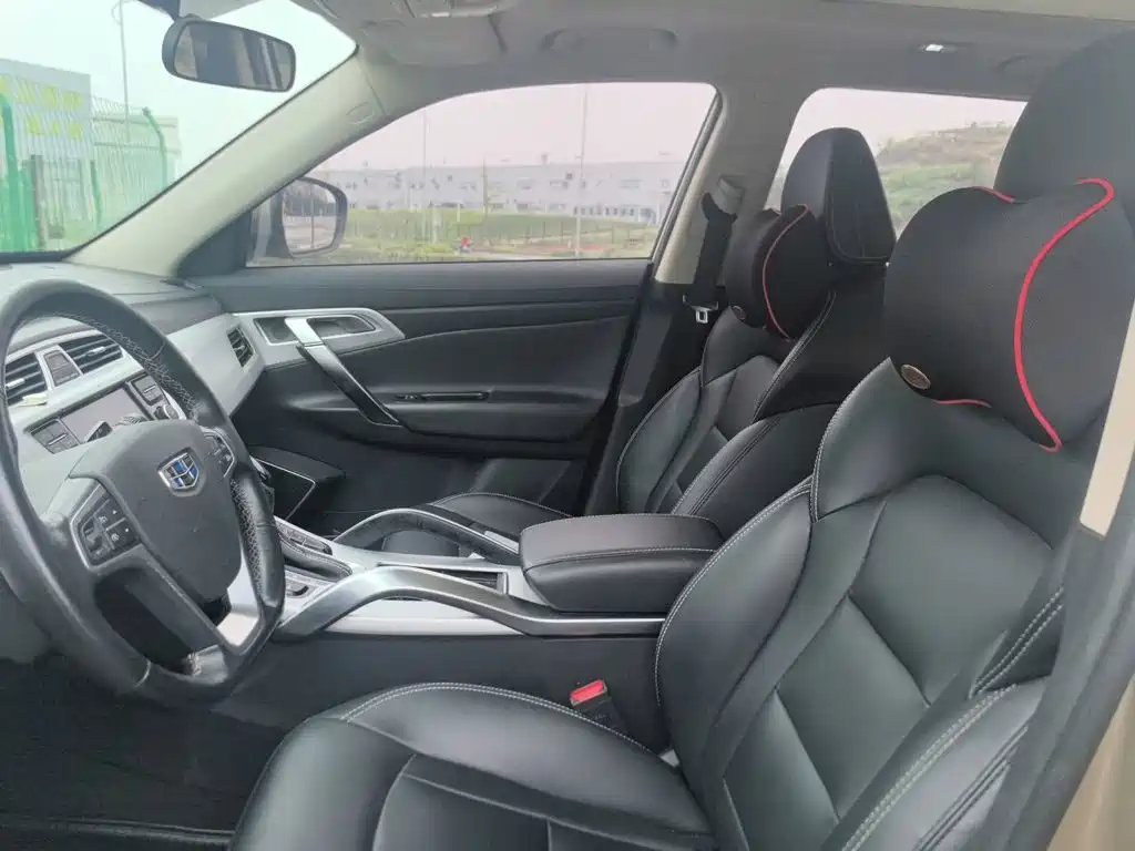 صورة 16 - Geely Atlas