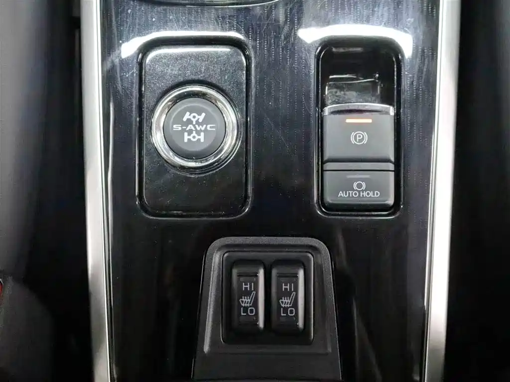 Mitsubishi Outlander 2021 2.4L 4WD Yaodong Edition 5-seater фото 16