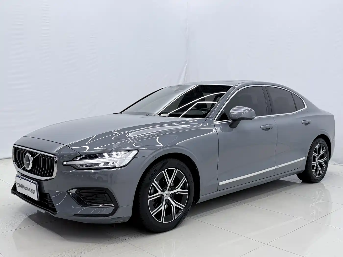 Volvo S60 2023 B4 Smart Comfort Luxury Edition