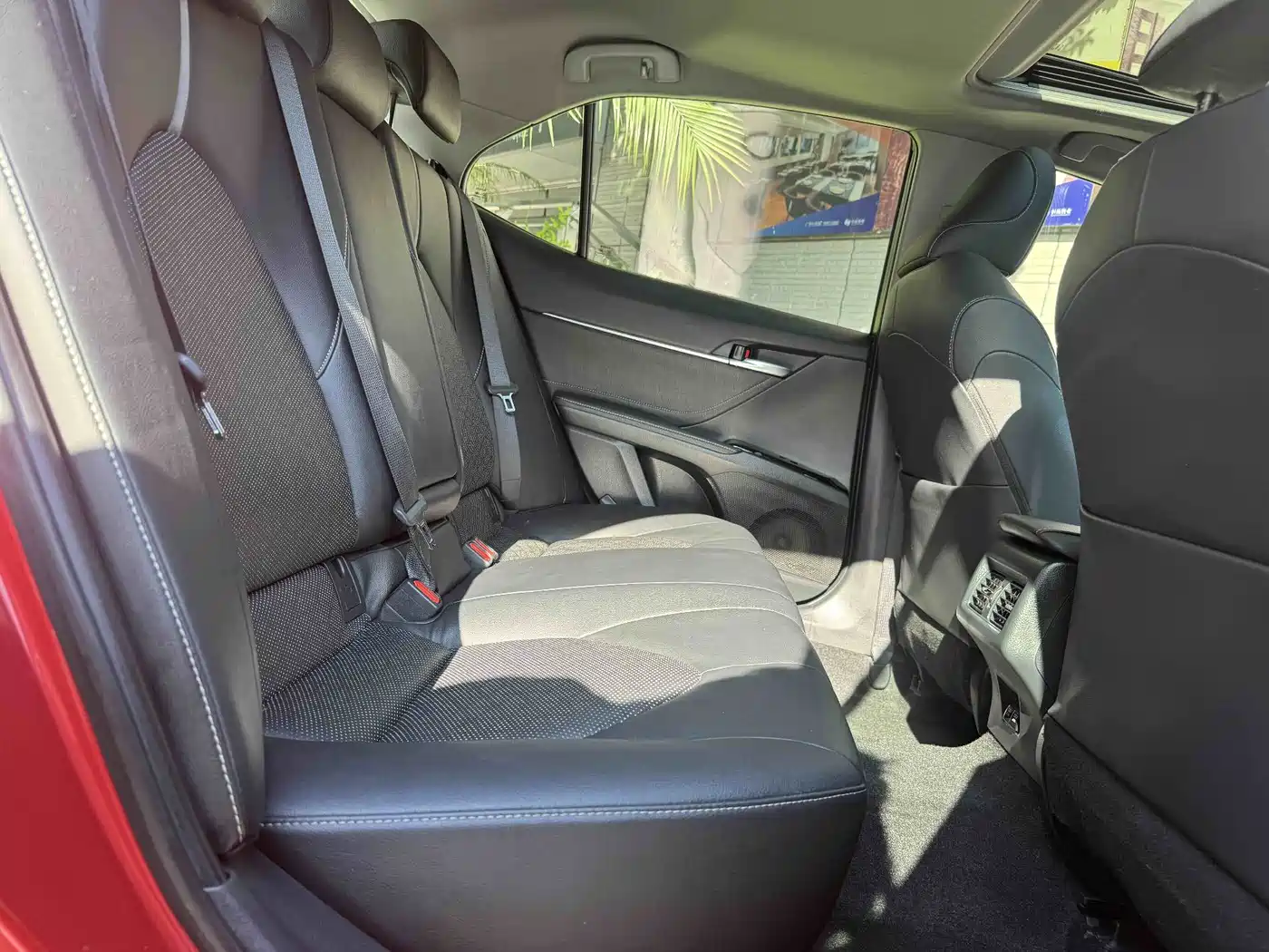 Toyota Camry 2018 2.5S Trend Edition фото 16