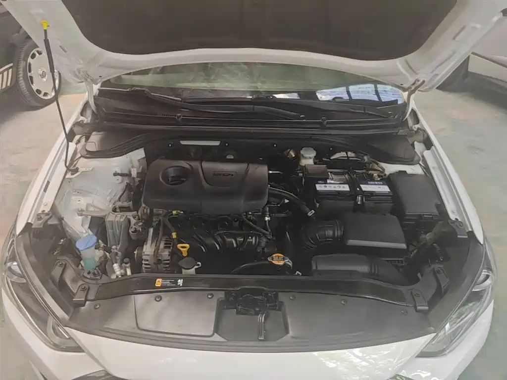 Hyundai Elantra 2016 Model 1.6L Automatic Smart Elite фото 20
