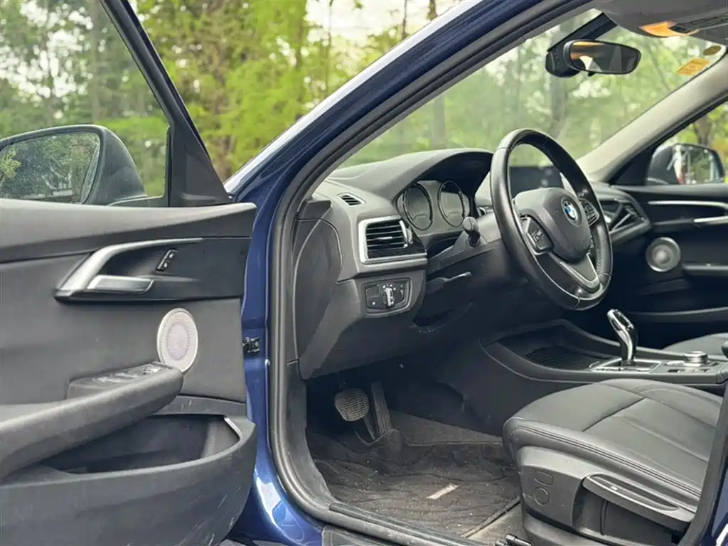 BMW 1 Series 2021 120i M Sport фото 12